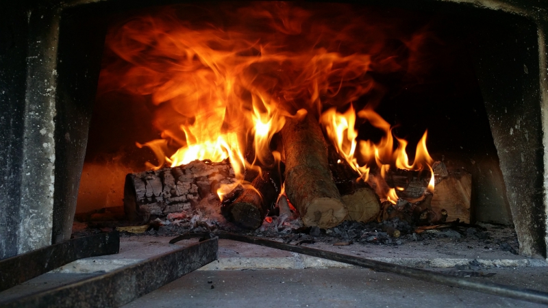 pizzeria-MENTON-min_wood-fired-oven-1960099